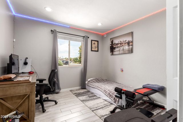 402 E MORROW Drive, Phoenix, AZ 85024