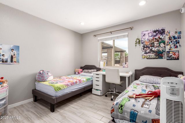 402 E MORROW Drive, Phoenix, AZ 85024