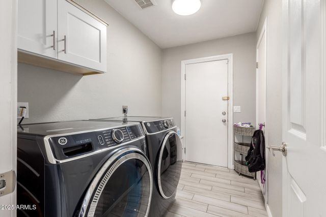 402 E MORROW Drive, Phoenix, AZ 85024