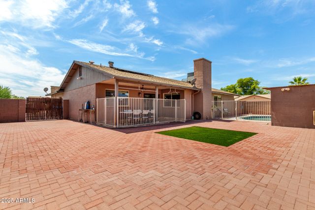 402 E MORROW Drive, Phoenix, AZ 85024