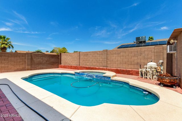 402 E MORROW Drive, Phoenix, AZ 85024
