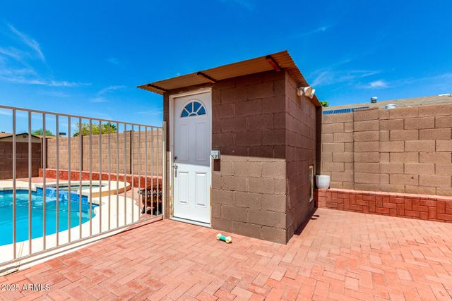 402 E MORROW Drive, Phoenix, AZ 85024