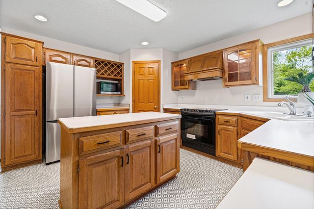 1988 118th Lane NE, Blaine, MN 55449