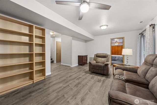 6910 147th Street Ct E, Puyallup, WA 98375