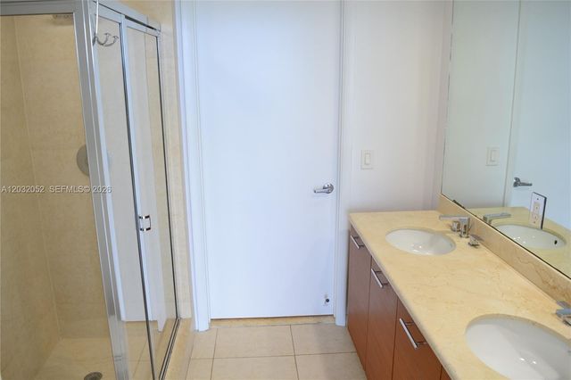 50 Biscayne Boulevard 1408, Miami, FL 33132