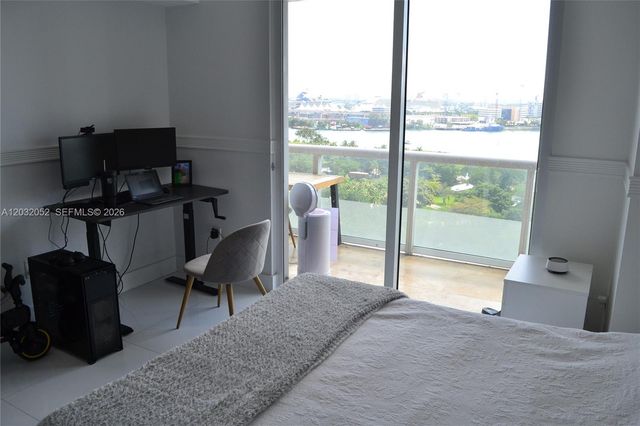 50 Biscayne Boulevard 1408, Miami, FL 33132