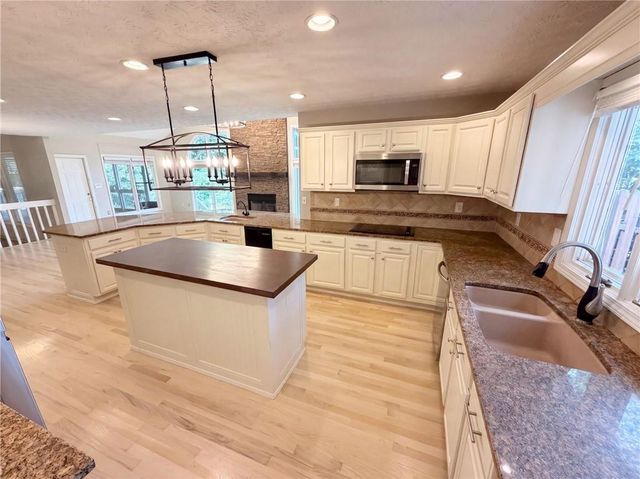 5344 Forest Springs Drive, Atlanta, GA 30338