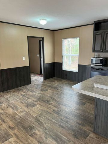 100 Seay Lane, Mena, AR 71953