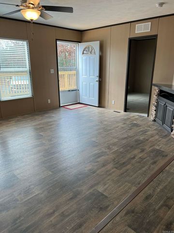 100 Seay Lane, Mena, AR 71953