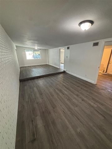 2908 E HOWELL STREET, Tampa, FL 33610