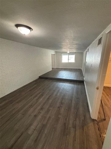 2908 E HOWELL STREET, Tampa, FL 33610