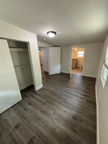 2908 E HOWELL STREET, Tampa, FL 33610