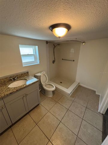 2908 E HOWELL STREET, Tampa, FL 33610