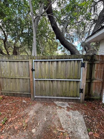 2908 E HOWELL STREET, Tampa, FL 33610