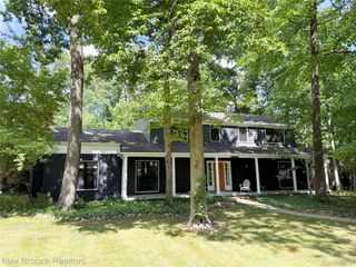 22636 King Richard Court, Beverly Hills Village, MI 48025