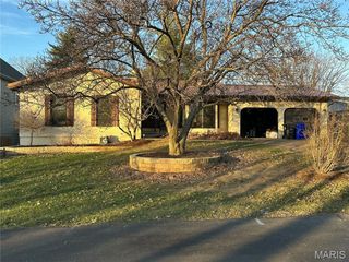 10435 Lylewood Drive, St Louis, MO 63131