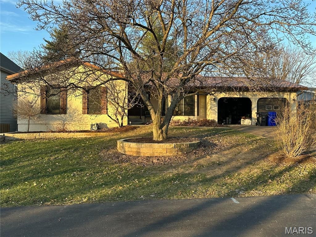 10435 Lylewood Drive, St Louis, MO 63131