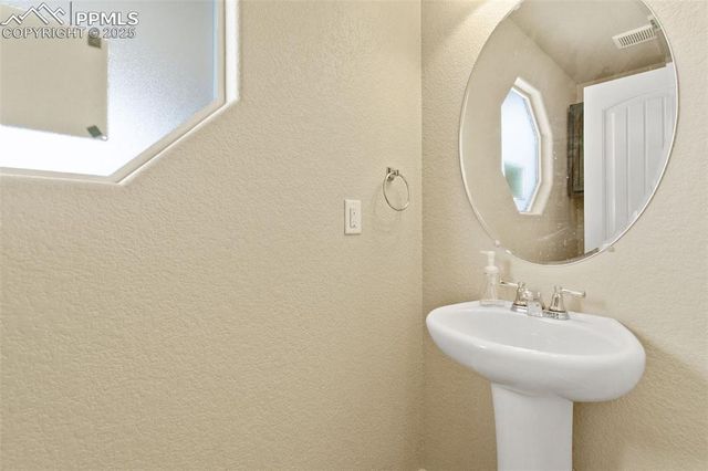 7898 Chasewood Loop, Colorado Springs, CO 80908