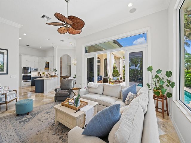 10787 Blue Palm Street, Plantation, FL 33324