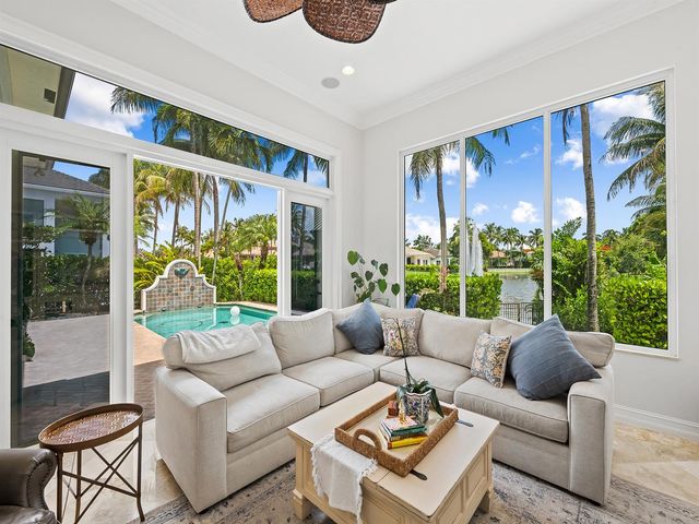 10787 Blue Palm Street, Plantation, FL 33324