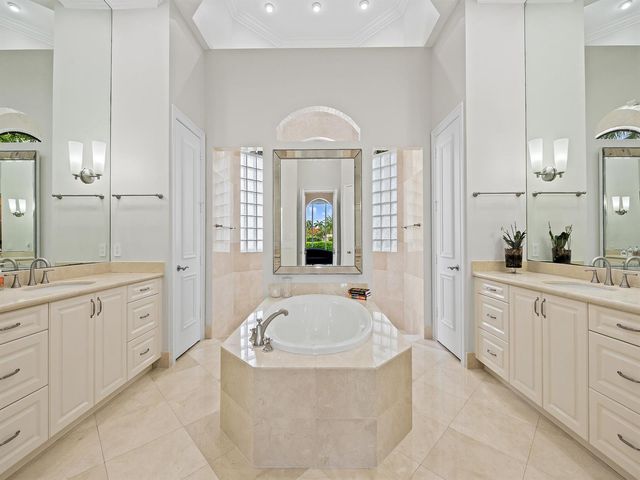 10787 Blue Palm Street, Plantation, FL 33324