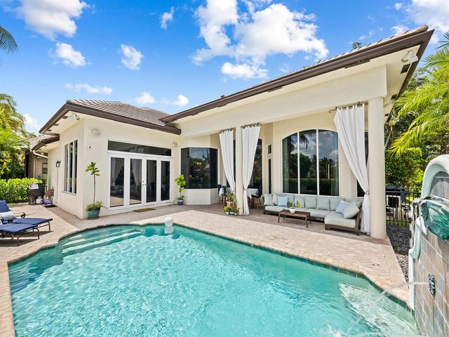 10787 Blue Palm Street, Plantation, FL 33324