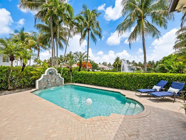 10787 Blue Palm Street, Plantation, FL 33324