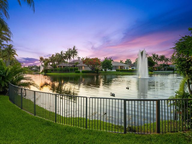 10787 Blue Palm Street, Plantation, FL 33324