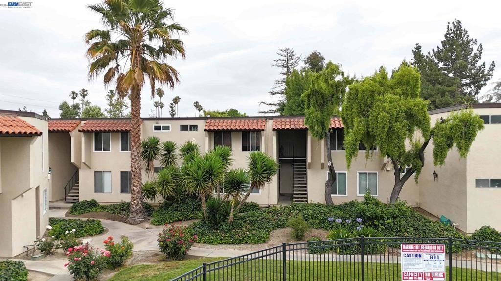 Image 27 of property listing at 975 Murrieta Blve 24, Livermore, CA 94550