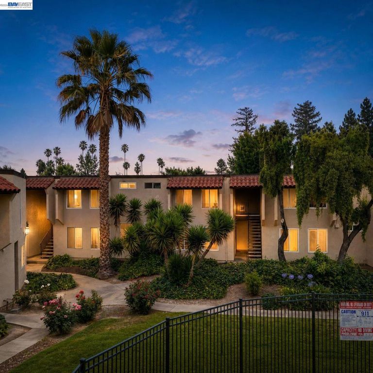 Image 3 of property listing at 975 Murrieta Blve 24, Livermore, CA 94550