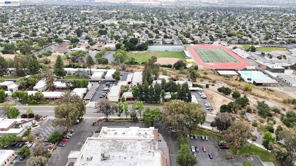 Image 33 of property listing at 975 Murrieta Blve 24, Livermore, CA 94550