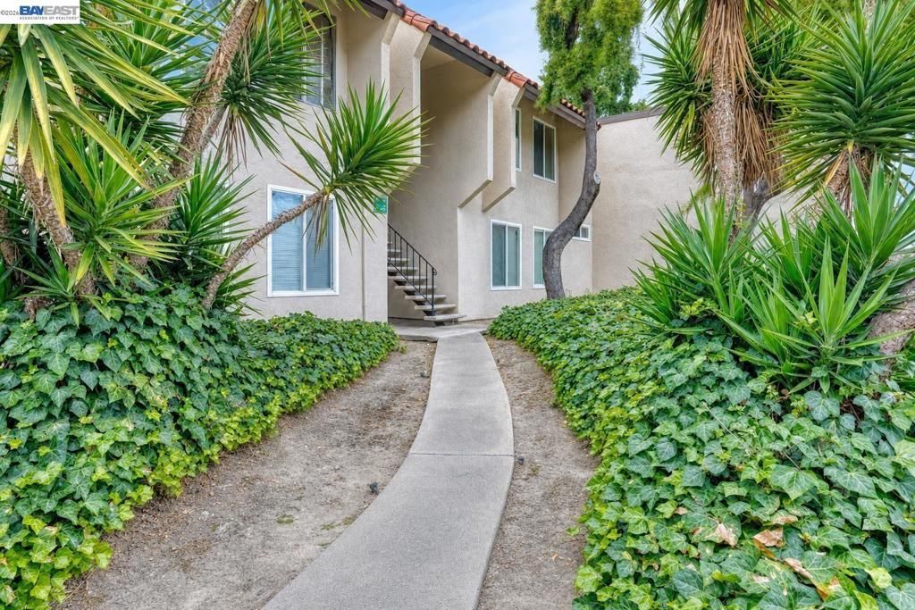 Image 39 of property listing at 975 Murrieta Blve 24, Livermore, CA 94550
