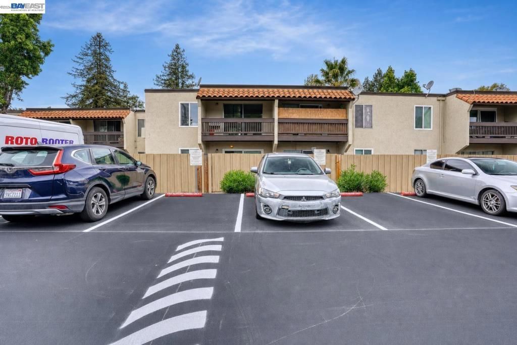 Image 45 of property listing at 975 Murrieta Blve 24, Livermore, CA 94550