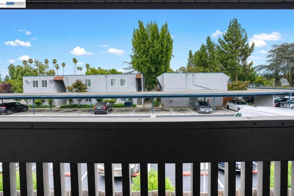 Image 52 of property listing at 975 Murrieta Blve 24, Livermore, CA 94550