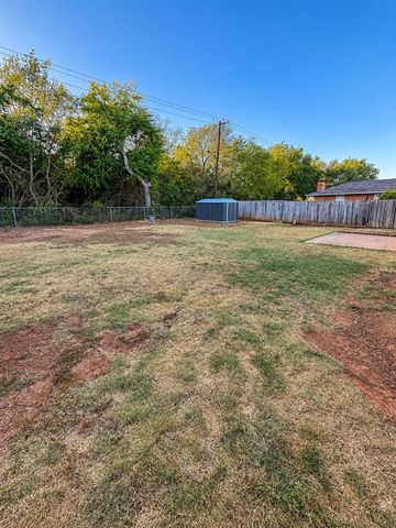 23 Seneca Drive, Shawnee, OK 74801