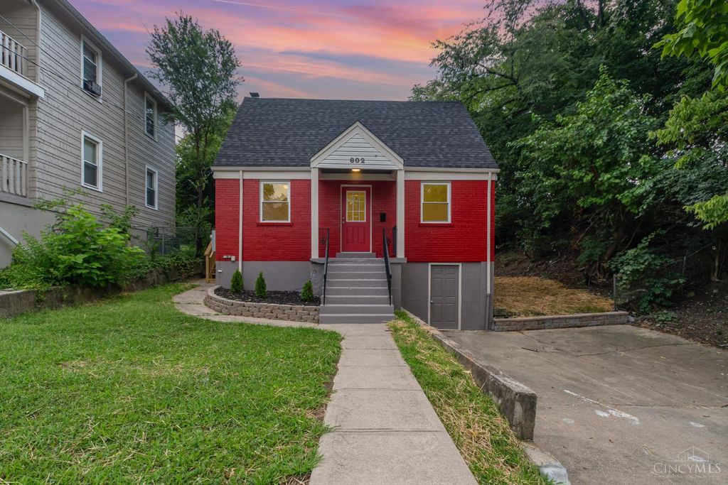 802 Woodlawn Avenue, Cincinnati, OH 45205