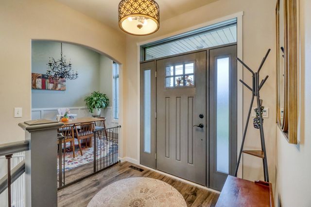 2607 Mcleod Drive E, West Fargo, ND 58078