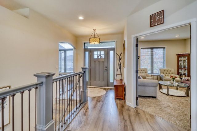 2607 Mcleod Drive E, West Fargo, ND 58078