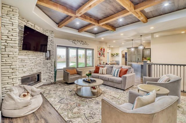 2607 Mcleod Drive E, West Fargo, ND 58078