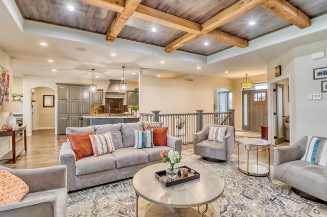 2607 Mcleod Drive E, West Fargo, ND 58078