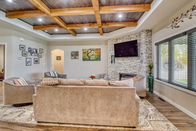 2607 Mcleod Drive E, West Fargo, ND 58078