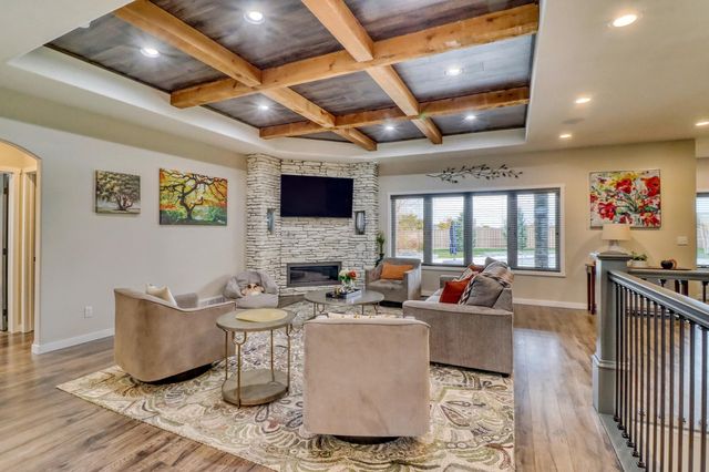 2607 Mcleod Drive E, West Fargo, ND 58078