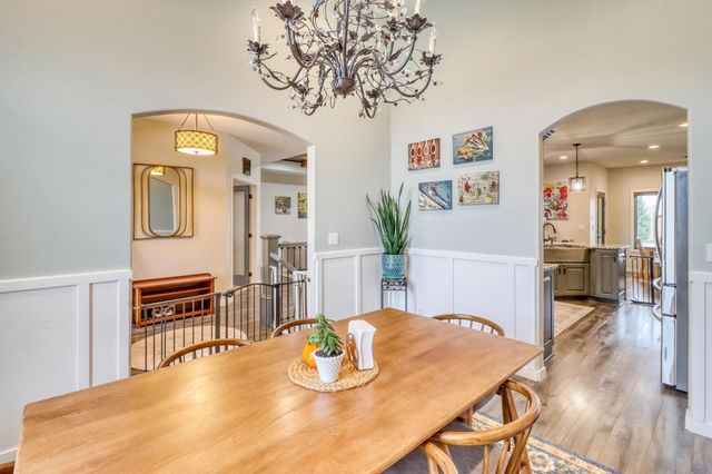 2607 Mcleod Drive E, West Fargo, ND 58078