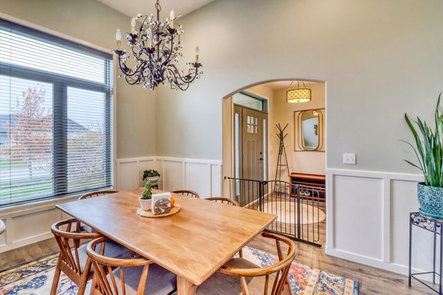 2607 Mcleod Drive E, West Fargo, ND 58078