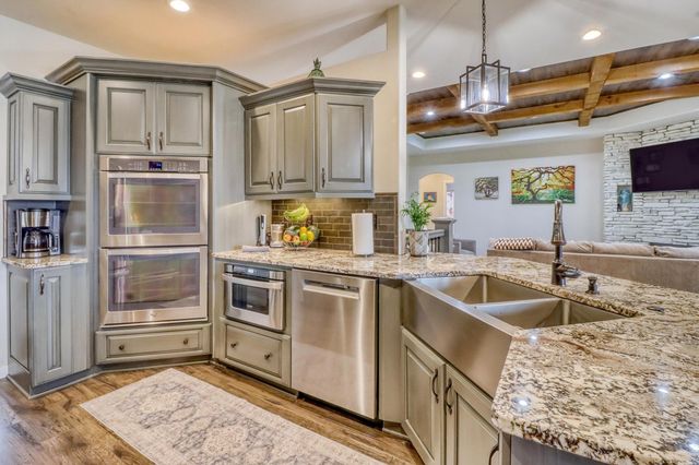 2607 Mcleod Drive E, West Fargo, ND 58078