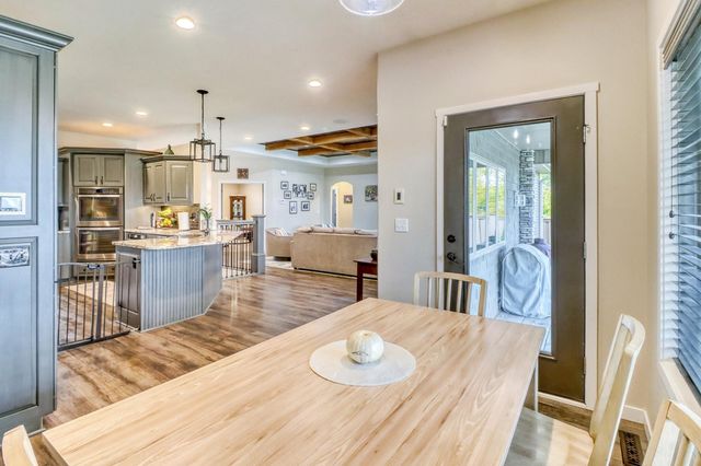 2607 Mcleod Drive E, West Fargo, ND 58078