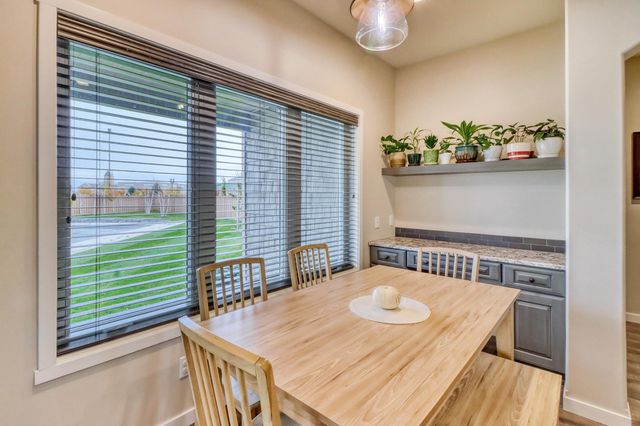 2607 Mcleod Drive E, West Fargo, ND 58078