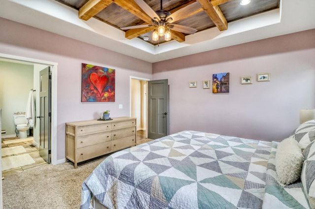 2607 Mcleod Drive E, West Fargo, ND 58078