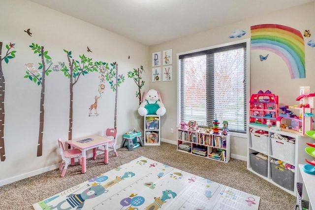 2607 Mcleod Drive E, West Fargo, ND 58078