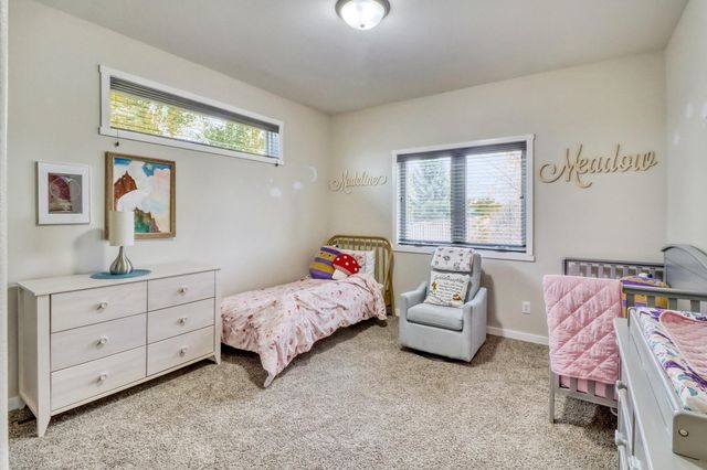 2607 Mcleod Drive E, West Fargo, ND 58078